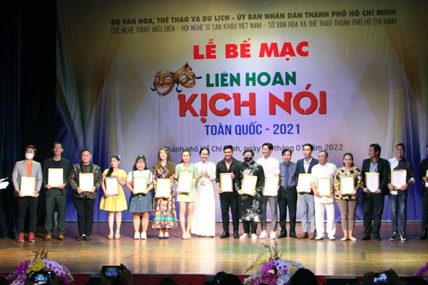 Bế mạc Liên hoan Kịch nói: 40 diễn viên nhận Huy chương Vàng - Anh 10