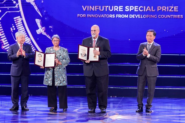 VinFuture công bố chủ nhân các giải thưởng phụng sự nhân loại năm 2021 - Anh 8