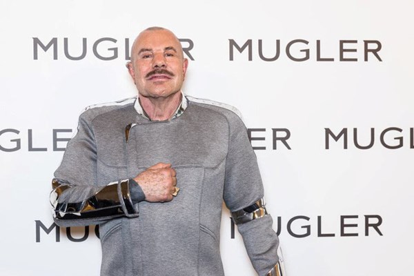 Huyền thoại thời trang Thierry Mugler qua đời - Anh 1