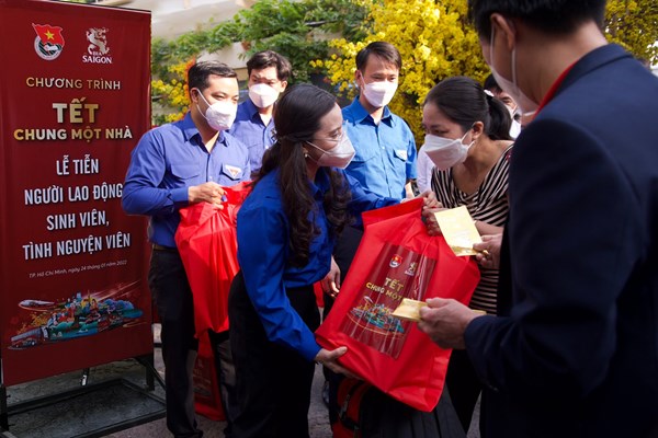 Chương trình “Tết Chung Một Nhà” do Trung ương Đoàn TNCS Hồ Chí Minh và Bia Saigon đã chính thức bắt đầu - Anh 9