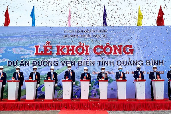Quảng Bình khởi công xây dựng đường ven biển gần 2.200 tỉ đồng - Anh 1
