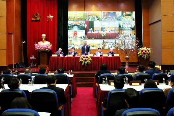 Thống nhất cao lộ trình, giải pháp  mở cửa hoạt động du lịch quốc tế - Anh 1