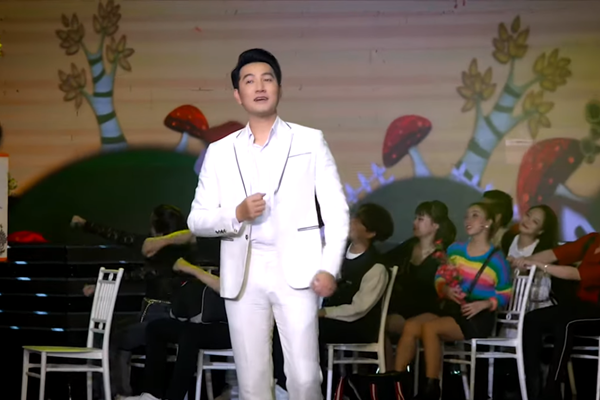 “Lên xe đi về nhà”: Thông điệp người trẻ gửi đến mùa xuân mới - Anh 1