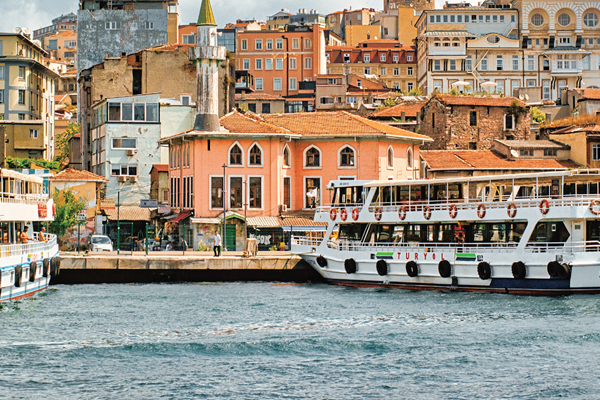 Du lịch bắt đầu từ những trang sách - Anh 1