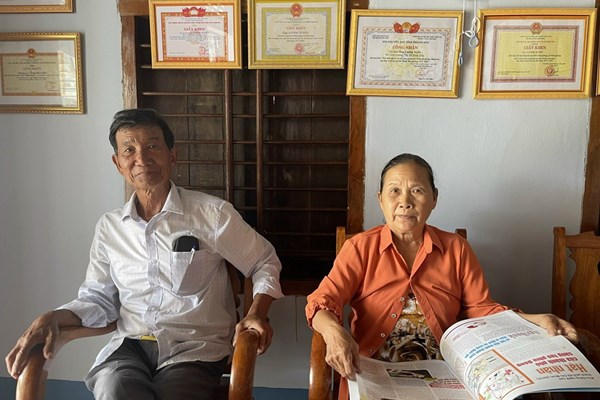 Nghị lực học tập phi thường của lão nông U80 - Anh 2