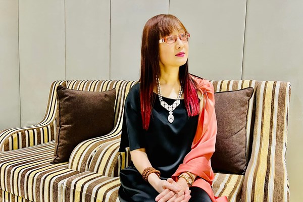 Mỹ nhân showbiz Việt cũng ngẫu hứng thi ca - Anh 1