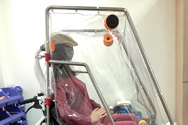 “Bố ơi, bố làm gì để diệt con virus đi!” - Anh 2