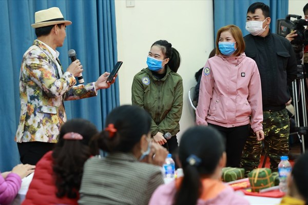 Vui Tết cùng công nhân xa quê - Anh 1