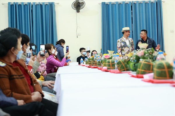 Vui Tết cùng công nhân xa quê - Anh 2