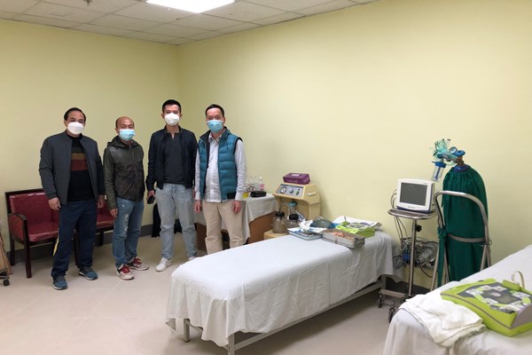 Sẵn sàng công tác cấp cứu, hồi sức cho các cầu thủ trong trận Việt Nam- Trung Quốc - Anh 2