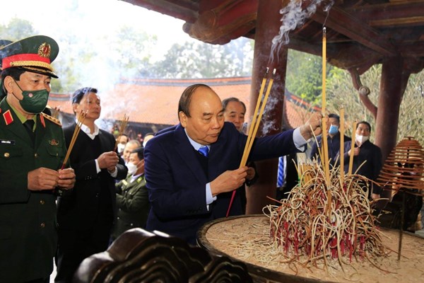 Le phat dong Tet trong cay “Doi doi nho on Bac Ho” Xuan Nham Dan - Anh 3