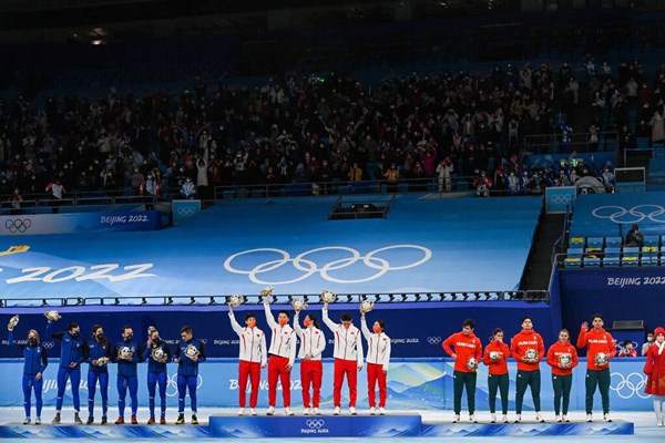 Olympic Bắc Kinh 2022: New Zealand, Trung Quốc có HCV đầu tiên - Anh 2