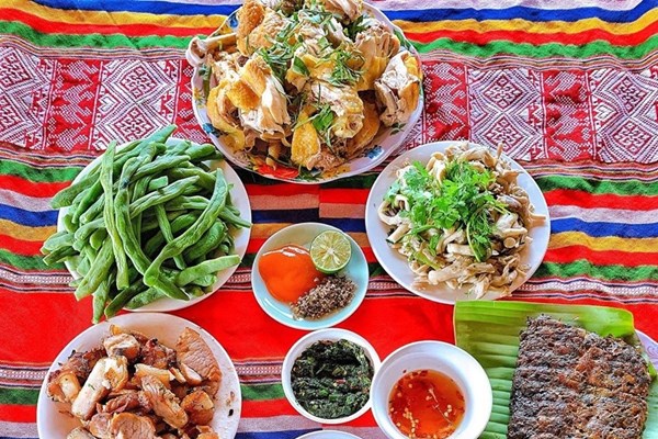 Cá nướng Pa Pỉnh Tộp: Độc đáo từ cái tên đến hương vị - Anh 3