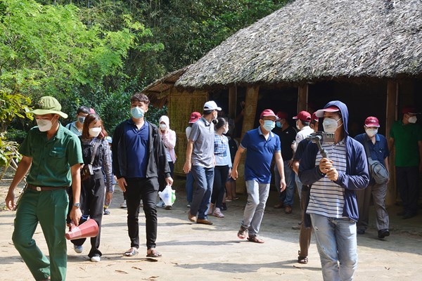 Du lịch nội địa “bội thu” ngay từ đầu năm - Anh 1