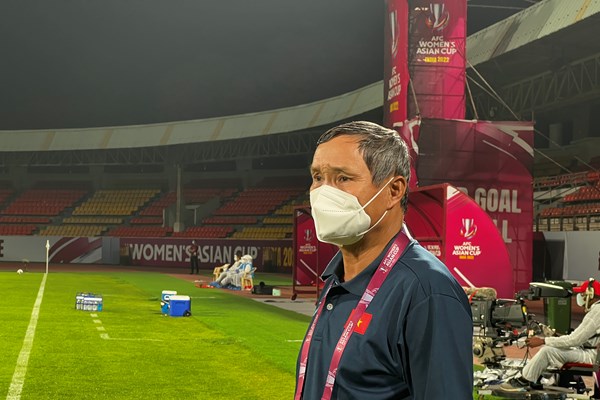 HLV Mai Đức Chung: Tinh thần thi đấu và đoàn kết đã tạo nên thành công - Anh 1