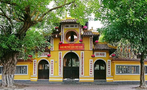 Ngày Xuân đi lễ chùa - Anh 1