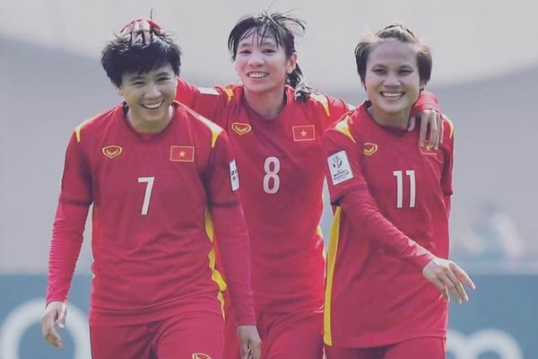 Tuyết Dung: Toàn đội ai cũng nhớ nhà, nhưng phải cố gắng - Anh 1