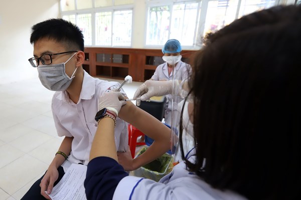 Tiêm vắc xin covid-19 cho trẻ: Đừng lo thái quá - Anh 1