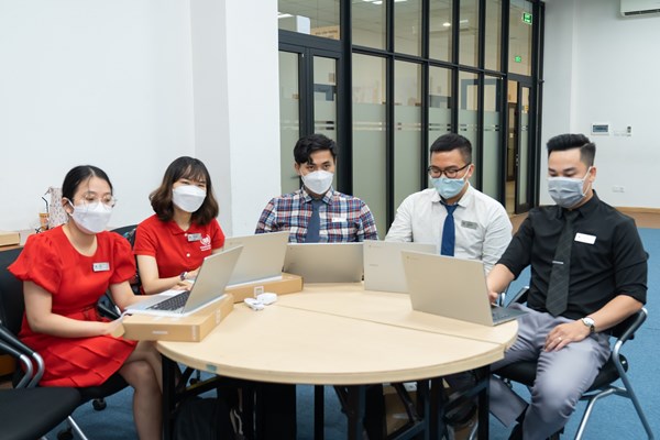 Hợp tác với Google và Samsung, Vinschool ứng dụng công nghệ, nâng cao chất lượng dạy -  học - Anh 2
