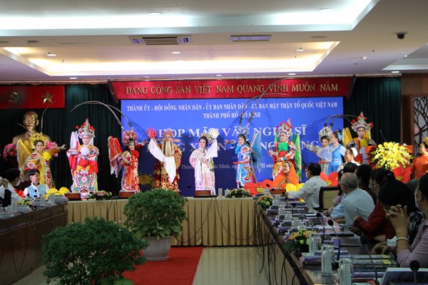 Lãnh đạo TP.HCM gặp mặt tri ân văn nghệ sĩ - Anh 4
