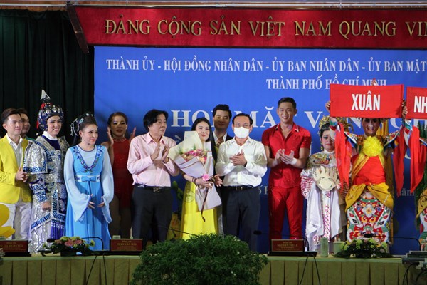 Lãnh đạo TP.HCM gặp mặt tri ân văn nghệ sĩ - Anh 7
