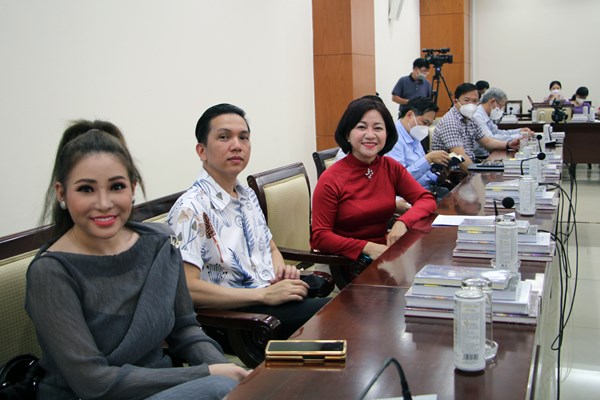 Lãnh đạo TP.HCM gặp mặt tri ân văn nghệ sĩ - Anh 6