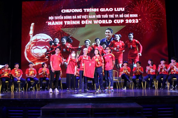 “Những cô gái kim cương” giao lưu cùng người hâm mộ TP.HCM - Anh 1