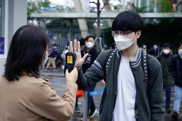Một tuần sau khi mở cửa trường học trực tiếp: Nhiều học sinh phải nghỉ vì lớp có F0 - Anh 1