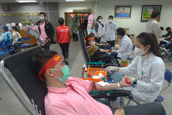 Lần đầu kết nối hiến máu nhân đạo trên mạng xã hội - Anh 1