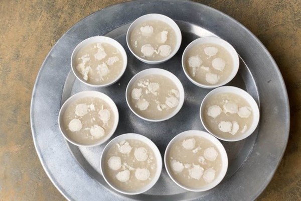 Đến chùa Hương thưởng thức chè củ mài - Anh 1