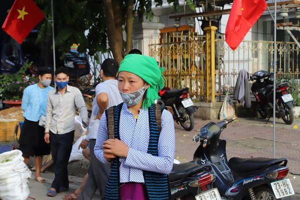Phụ nữ vùng cao biên giới nêu cao tinh thần “5K” phòng, chống Covid-19 - Anh 9