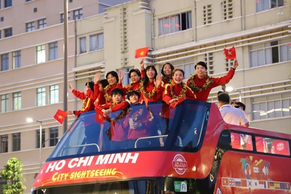 Bóng đá nữ: Tin vào tương lai bóng đá nữ - Anh 1
