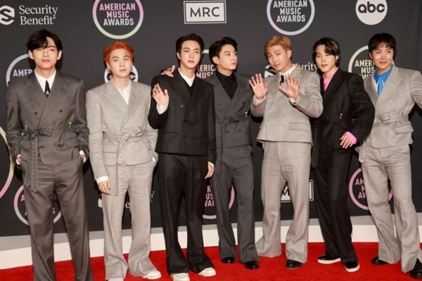 BTS trở lại với khán giả Hàn Quốc - Anh 1