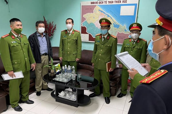 Bắt Giám đốc CDC Thừa Thiên Huế - Anh 1