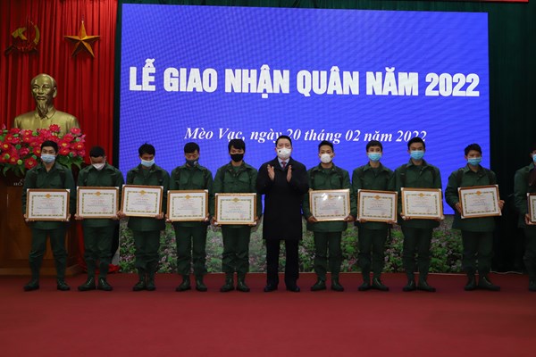 Thanh niên vùng cao biên giới nô nức lên đường nhập ngũ - Anh 3