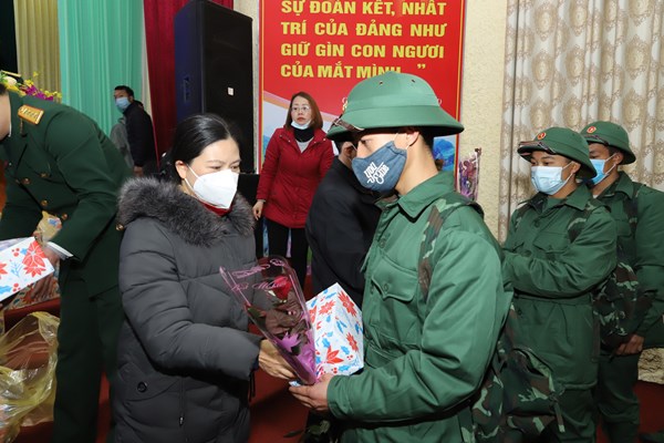 Thanh niên vùng cao biên giới nô nức lên đường nhập ngũ - Anh 1
