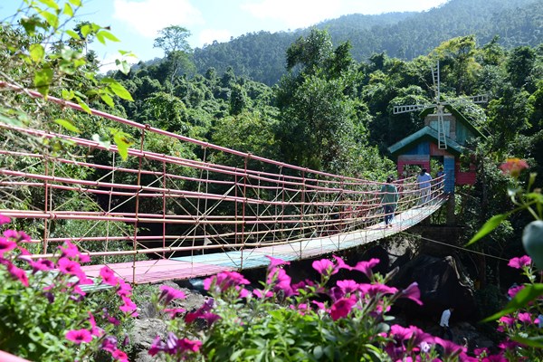 Du lịch Quảng Ngãi tạo sức bật mới - Anh 1