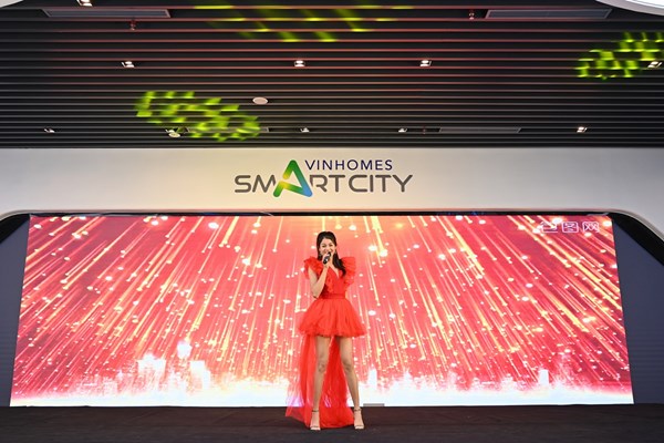 Vỡ òa trúng thưởng xe Vinfast khi mua căn hộ SA2 - The Sakura - Anh 5