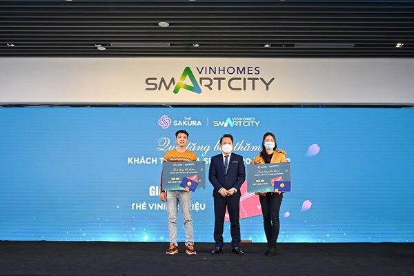Vỡ òa trúng thưởng xe Vinfast khi mua căn hộ SA2 - The Sakura - Anh 8