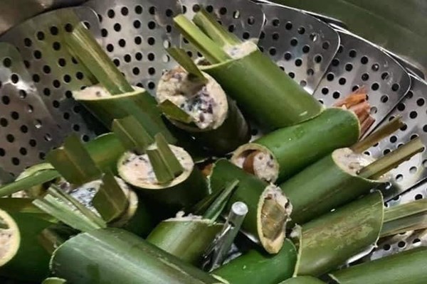 Món thịt nướng ống tre thơm ngon khi ăn cùng cơm lam - Anh 3