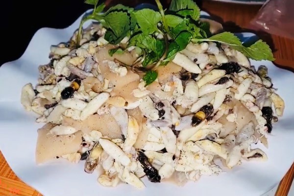 Ong rừng xào măng - Anh 2