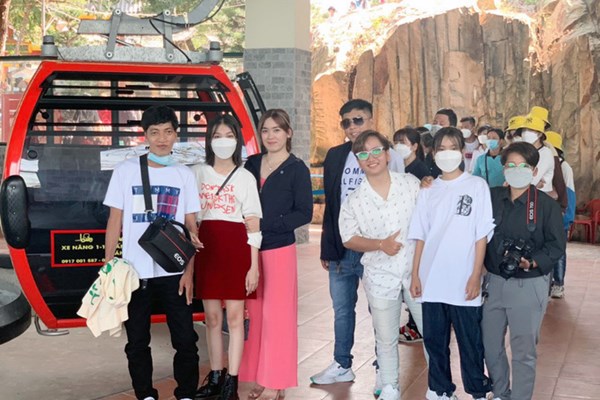 Cáp treo Núi Sam chính thức vận hành: “Cú hích” cho du lịch An Giang bứt phá - Anh 14