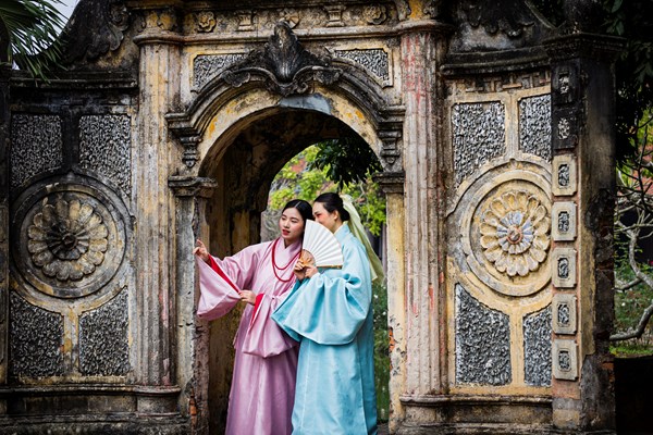 Thời trang tôn vinh lịch sử - văn hóa dân tộc - Anh 2