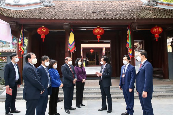 Bộ VHTTDL khảo sát thực tế về công tác bảo tồn, phát huy giá trị di sản văn hóa tại Bắc Ninh: Tiếp cận trực tiếp từ cơ sở để chuyển đổi cách làm, đổi mới tư duy - Anh 3