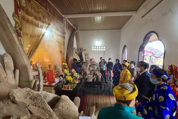 Tín ngưỡng văn hóa độc đáo ở làng biển - Anh 1