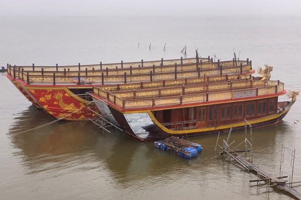 Mượn danh doanh nghiệp để hợp thức hóa việc “đóng chui” thuyền du lịch? - Anh 1