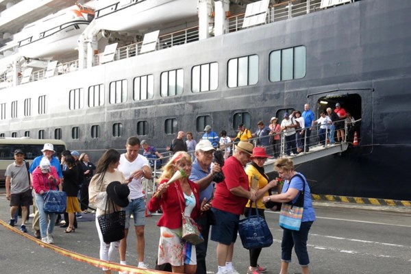 Bộ VHTTDL đề nghị các địa phương chuẩn bị mở cửa lại hoạt động du lịch - Anh 1