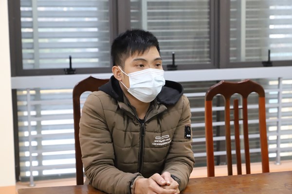 Vận động đối tượng bị truy nã ra đầu thú - Anh 1