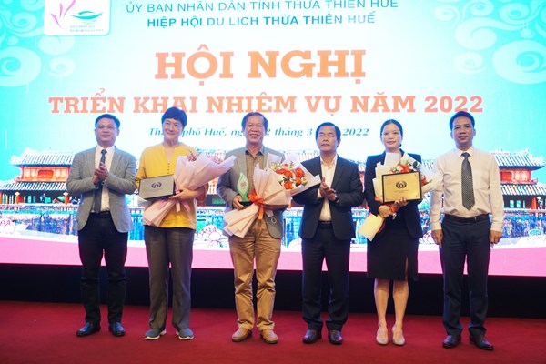 Thừa Thiên Huế đồng hành, hỗ trợ để doanh nghiệp du lịch phục hồi - Anh 2