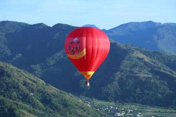 ﻿Bay Vietjet tháng 3 nhận ngay vé miễn phí bay khinh khí cầu - Anh 2